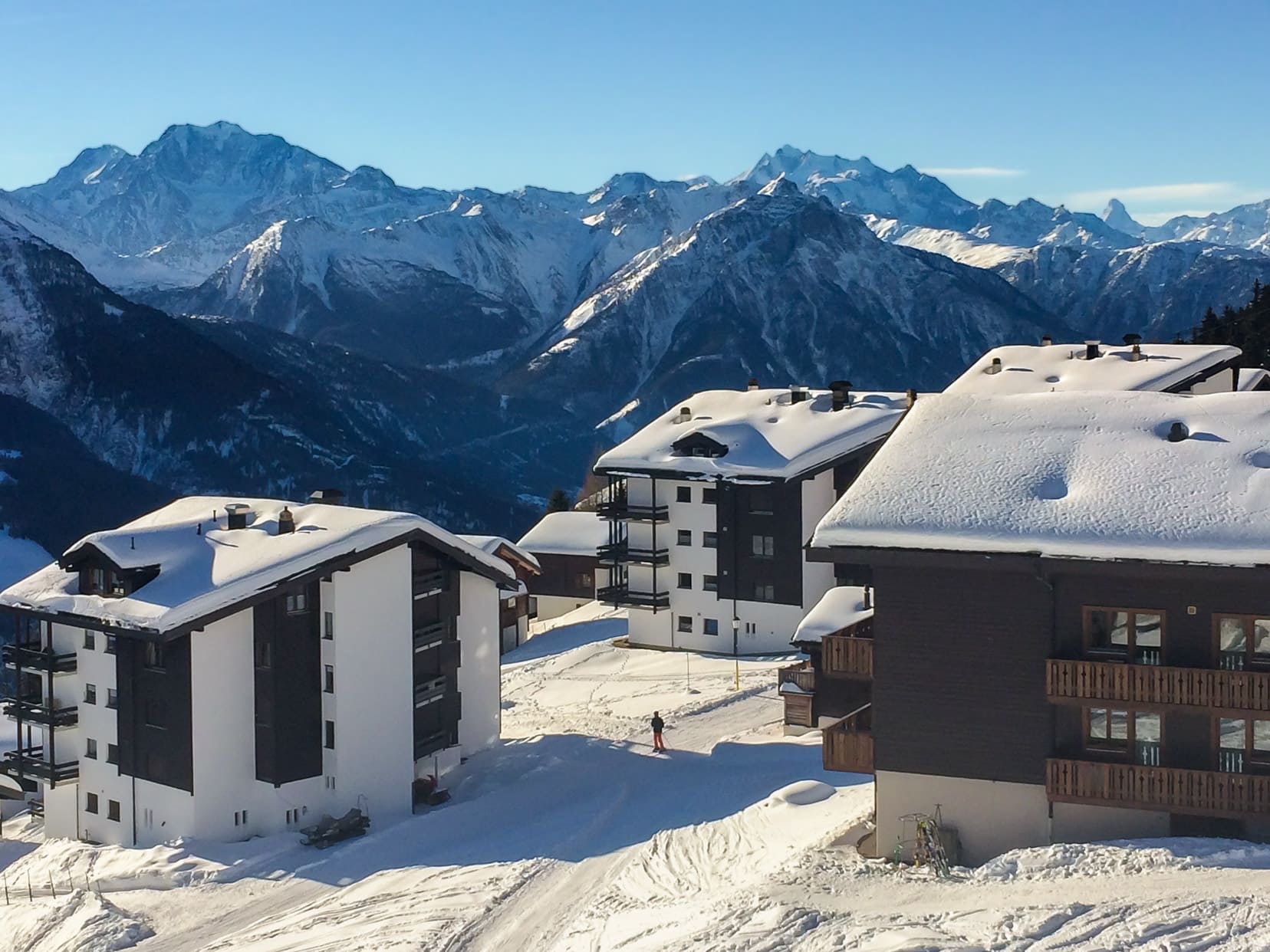 Snow-crested-mountains-seen-from-Bettmeralp