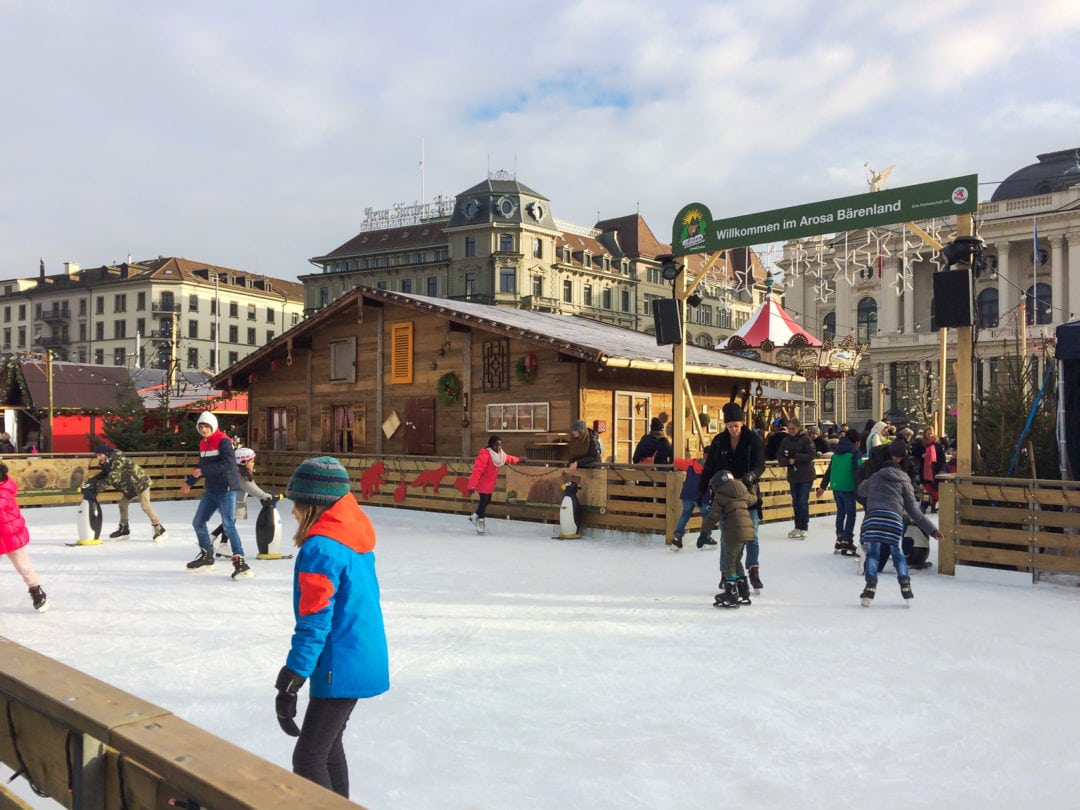 kids-skating-on-an-ice-rink