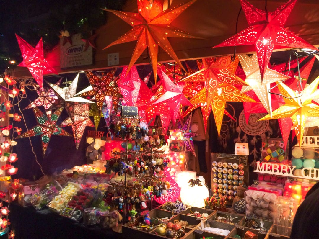 xmas-decorations-being-sold-at-a-stall