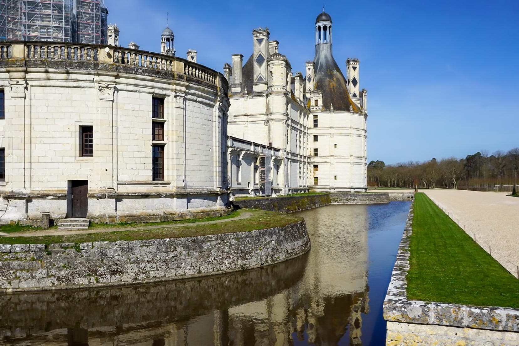 Moat around Chateau de Chambord – Loire Valley 