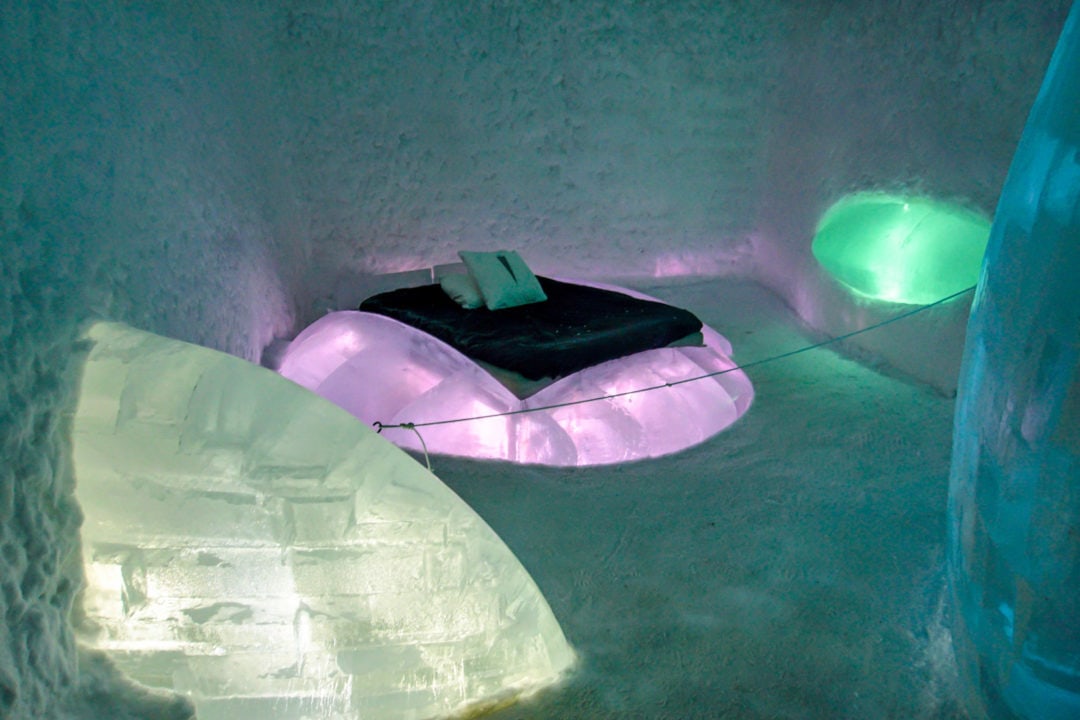 coloured-Ice-sculptures-in-an-ice-room
