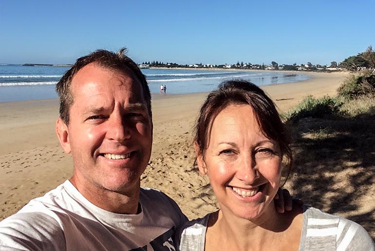 Perth to Melbourne Drive: Lars and Shelley of Lifejourney4two at Apollo bay