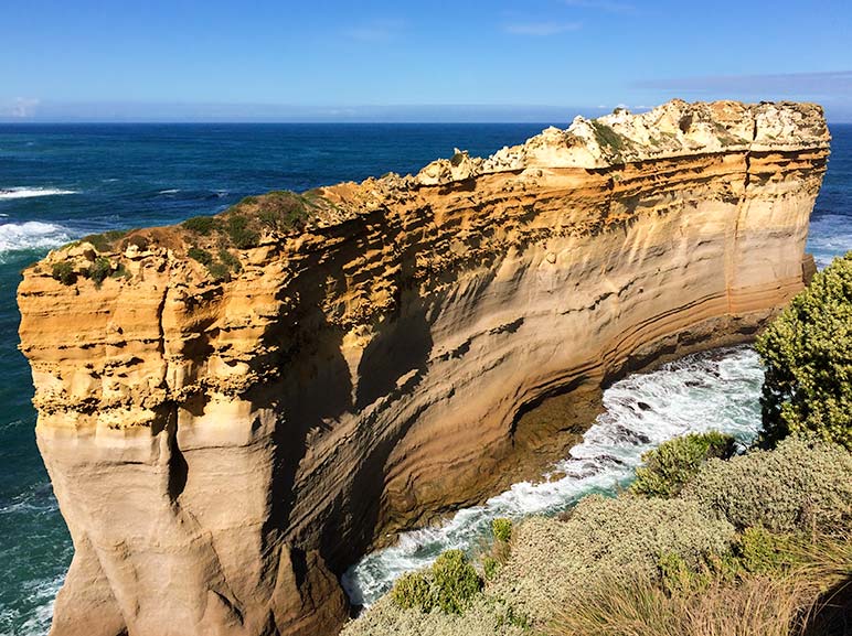 Perth to Melbourne Drive: The island arch on the great Ocean Road