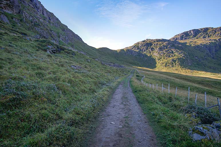 Ryten Lofoten farm trail at start of hike 