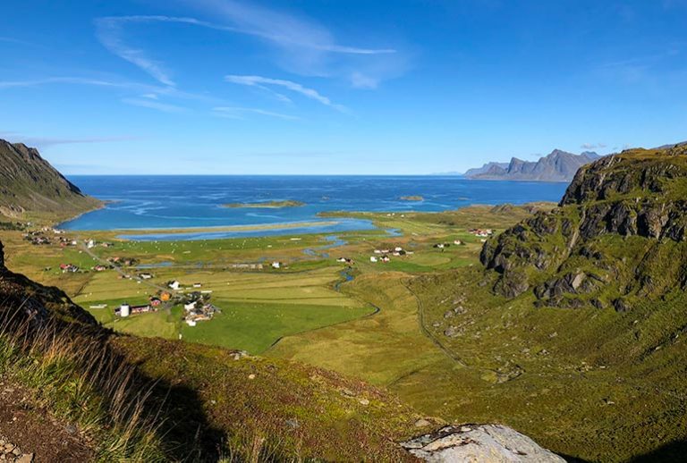 Ryten Lofoten - Incredible Hike Above Kvalvika Beach