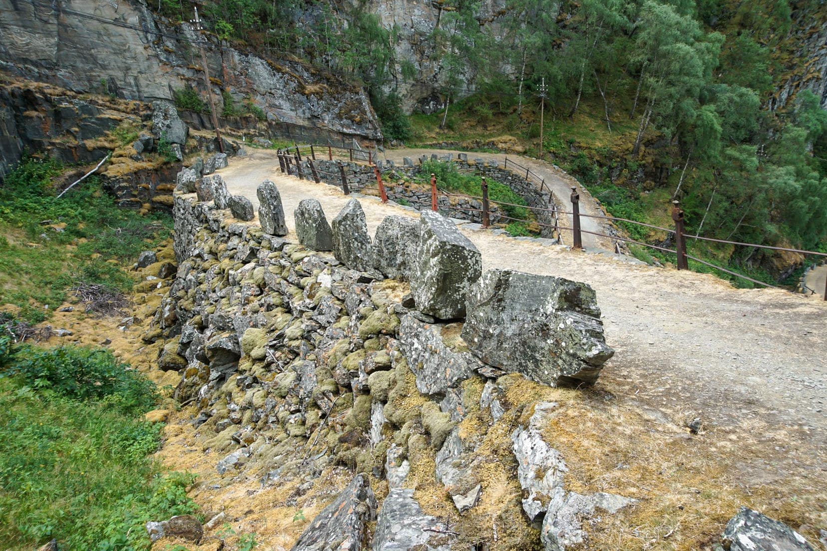 rock markers on Kongevegen