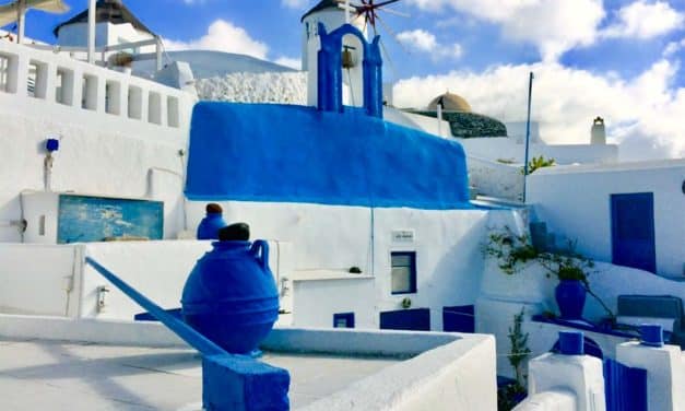Santorini in Winter – Wander Without the Crowds
