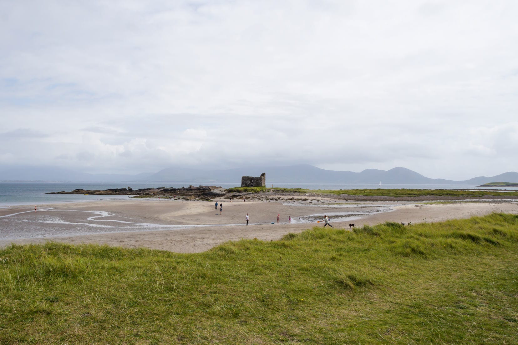 Ballingskelligs-Castle and beach