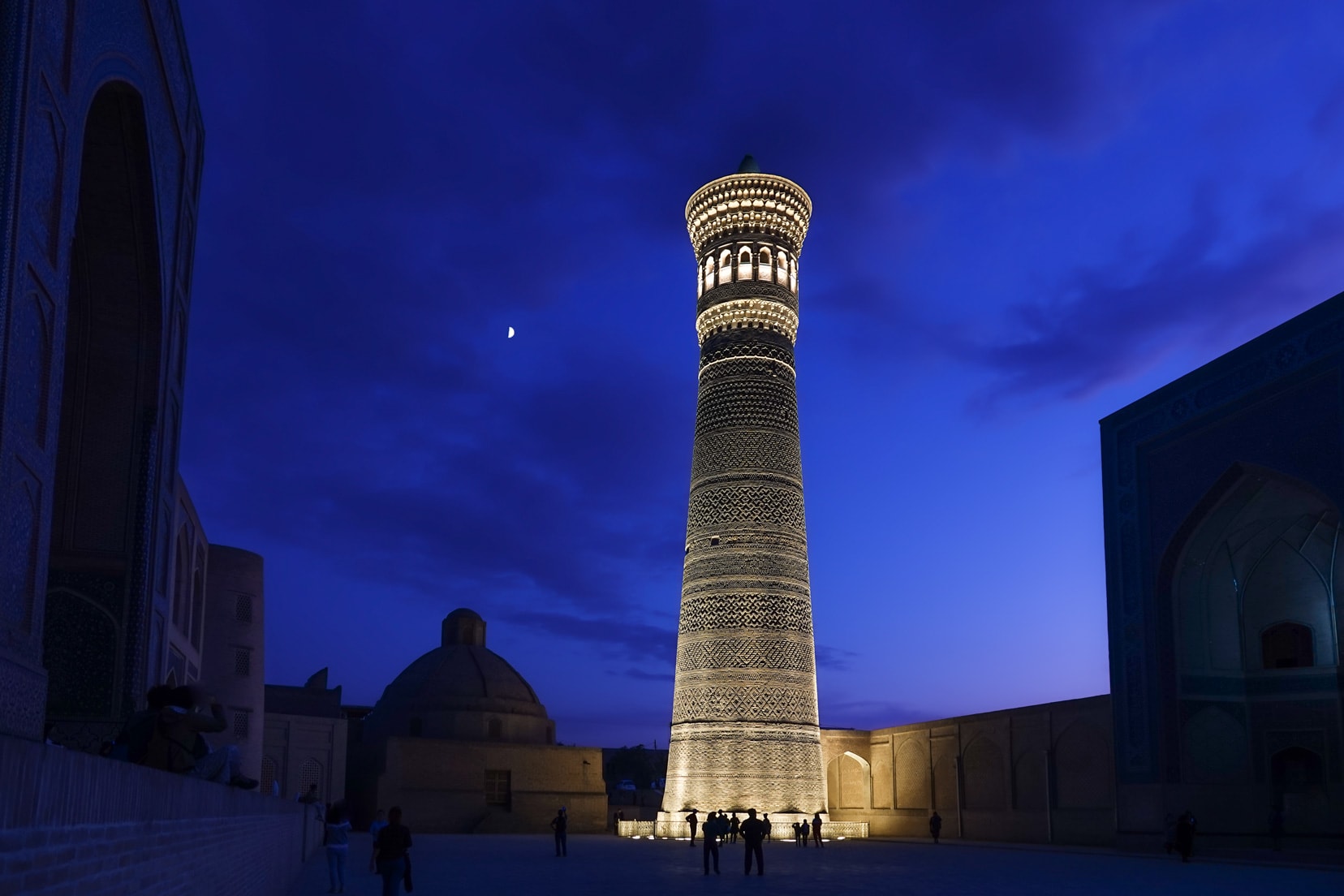 Bukhara-minaret-at-sunset