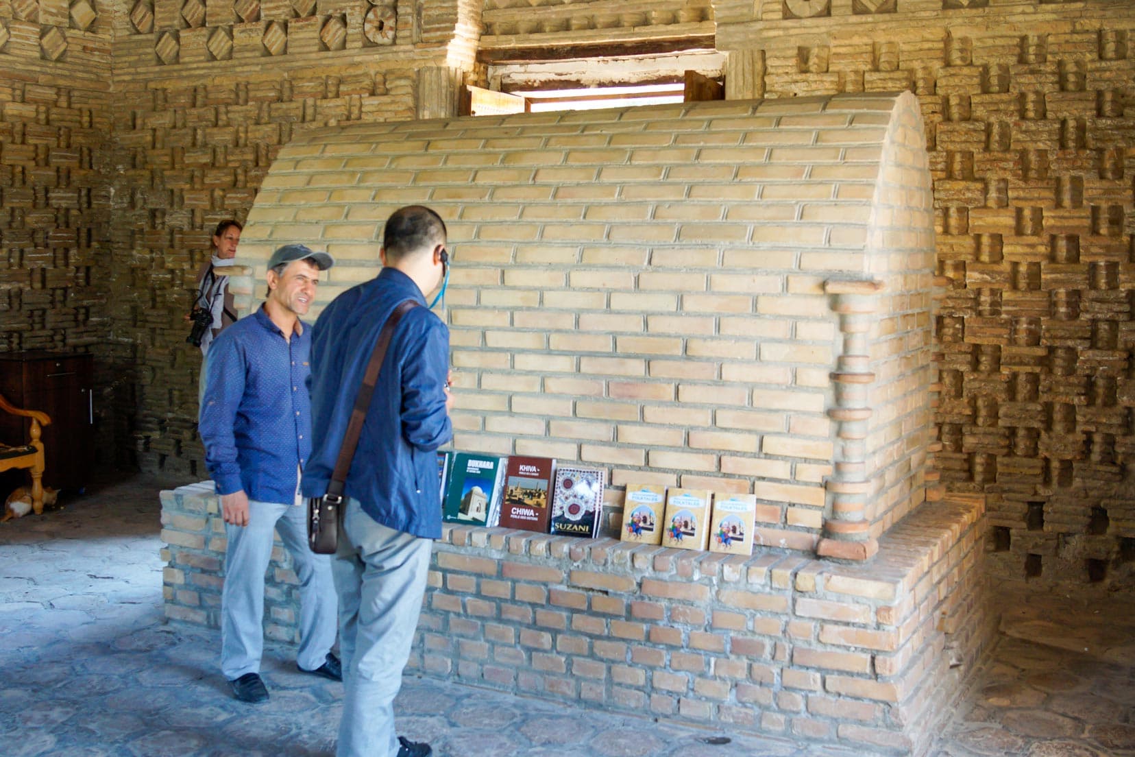 Samanid-Mausoluem-interior,-Bukhara