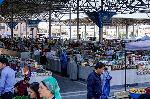 Siab Markets in Samarkand with the many tables of goods on display