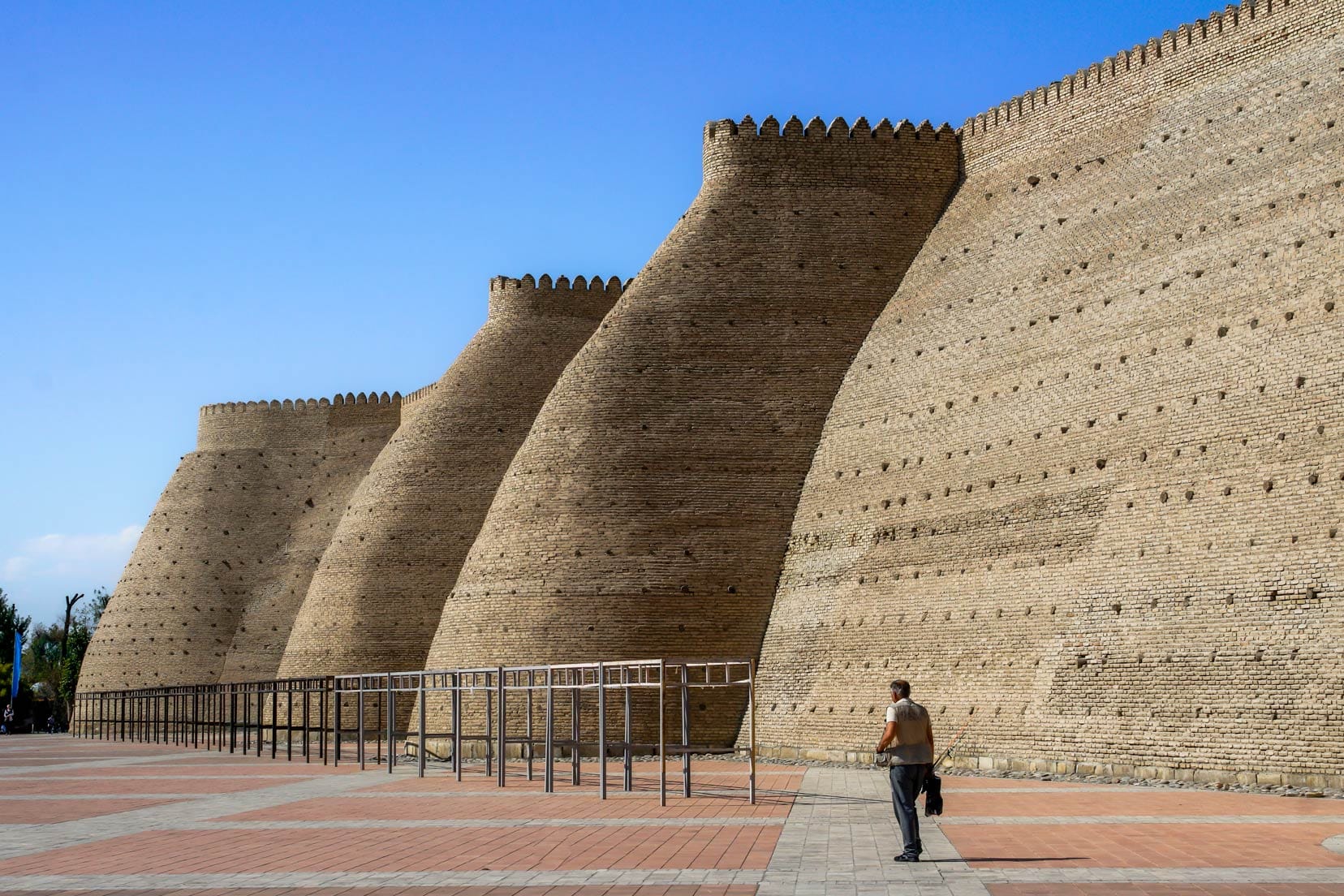 The-Ark-strong-earthen-walls,-Bukhara