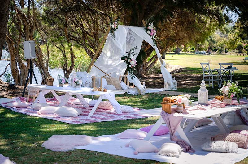 Getting married in Perth- Jackadder Lake wedding setup