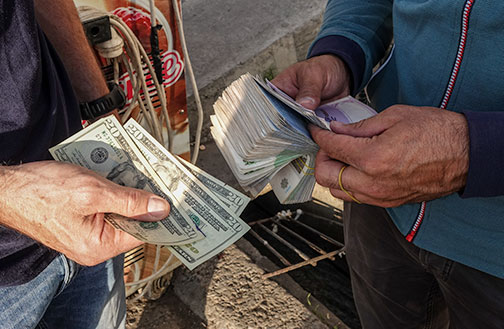 exchanging money in Uzbekistan