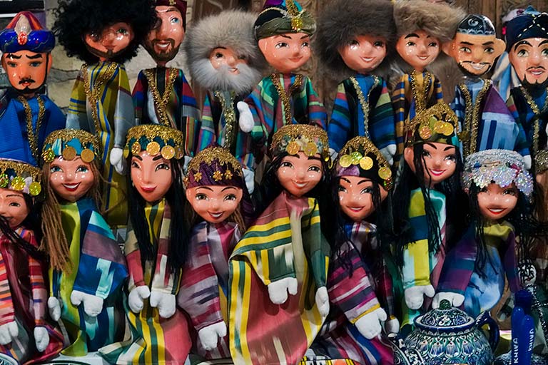 Uzbekistan puppets