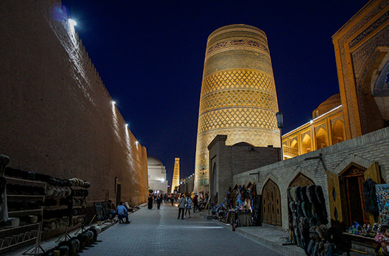 Kalta minor minaret at sunset