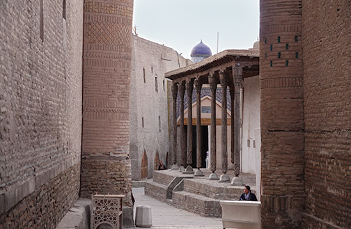 streets free of people in a bricked buildings