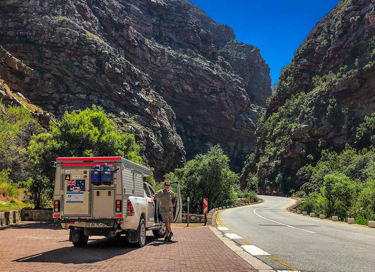 4x4 on side of road in South Africa - at Meiringspoort in the mountain gorge