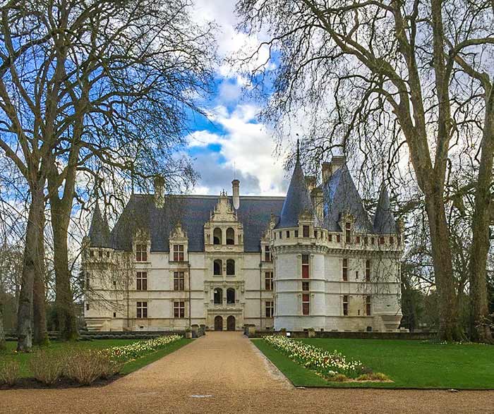 CHATEAU DE AZAY-LE-RIDEAU - Loire valley itinerary