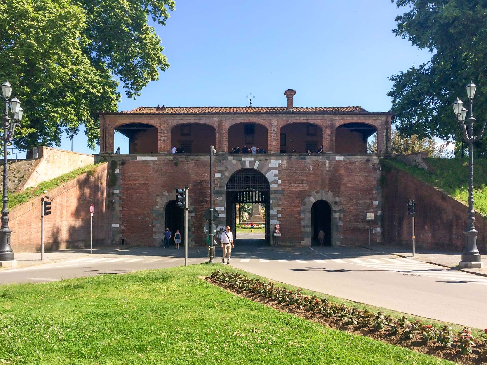 entry-to-the-walled-town-of-Lucca through Porta San Pietro gateway