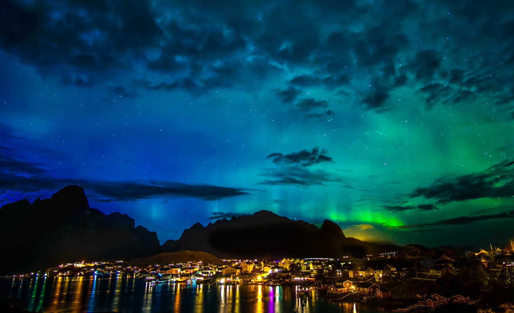 Northern-lights-Norway lofoten road trip