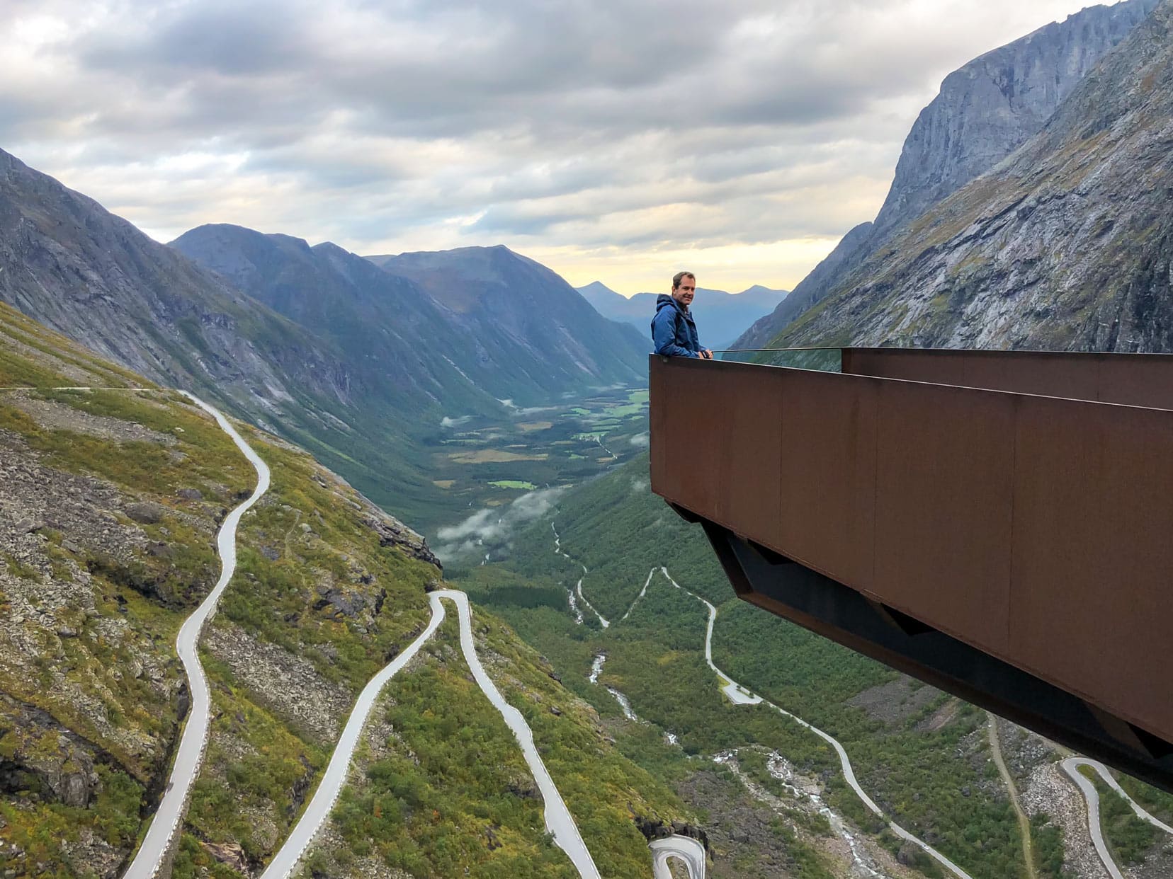 Trollstigen-lookout-and-me