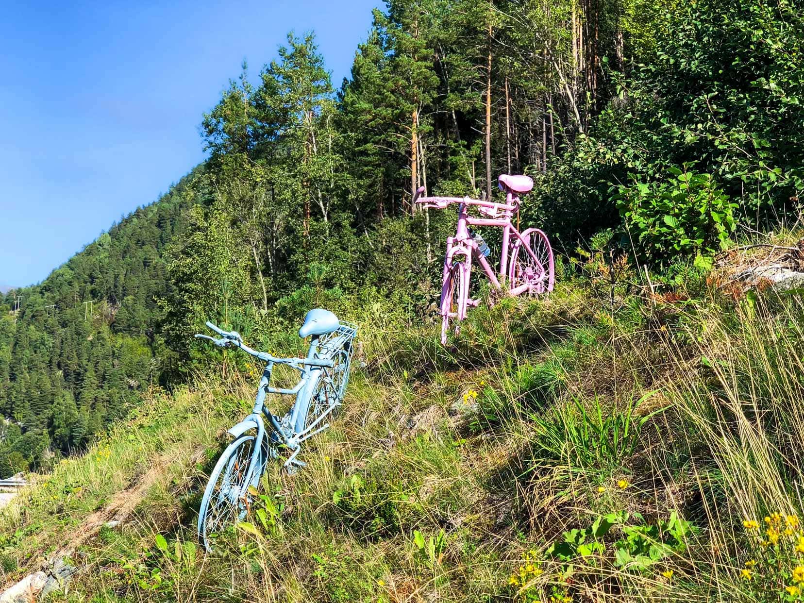 colourful-bikes-in-the-earth,-Eidsvik