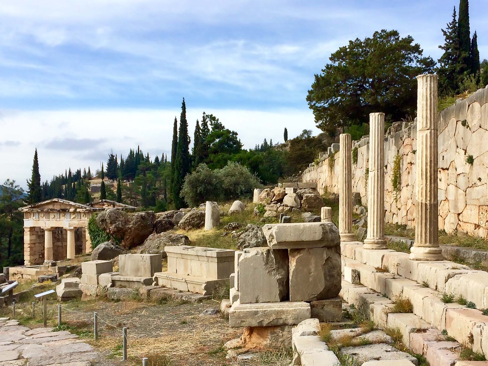 ruins-at-delphi