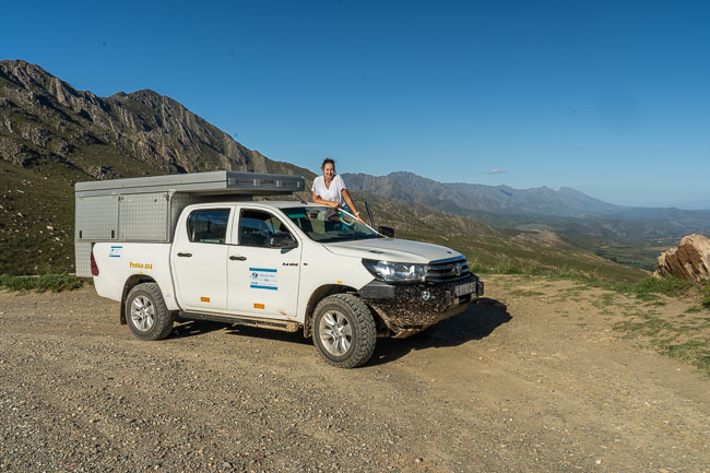 Shelley and Hilux on Swartberg Pass
