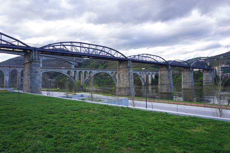three-bridges-over-the-Duoro-River