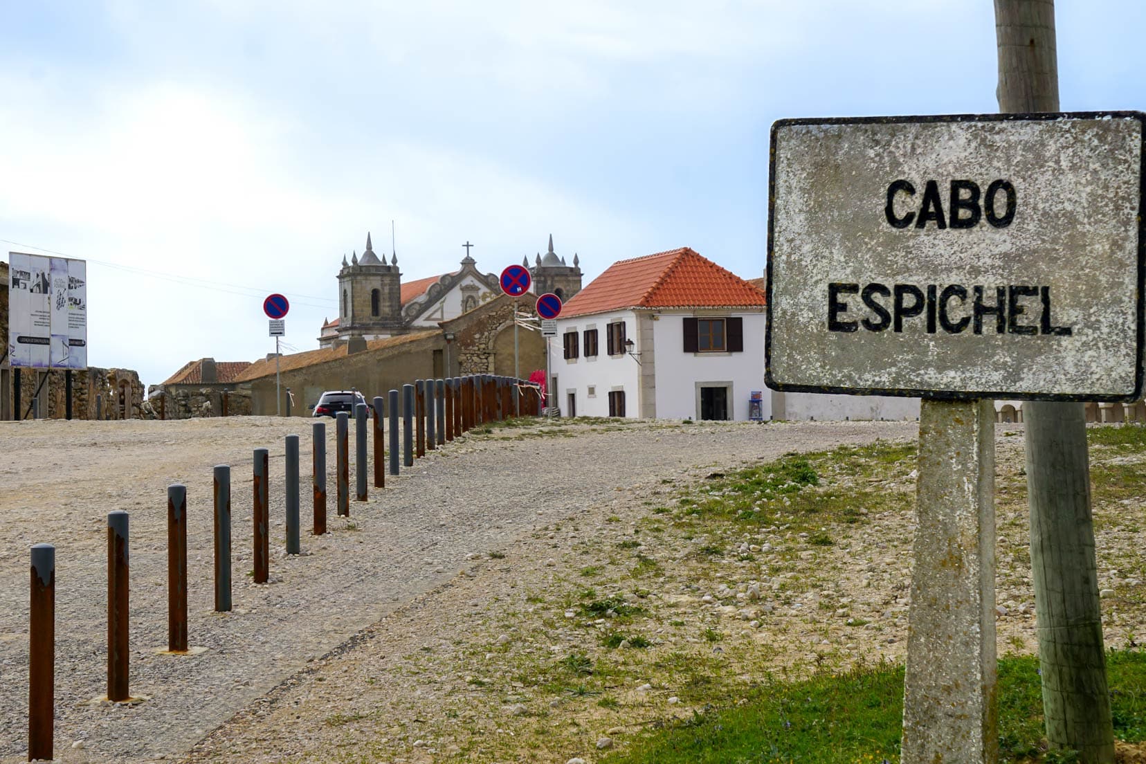 Cabo-Espichel_sign-with-church-in-background