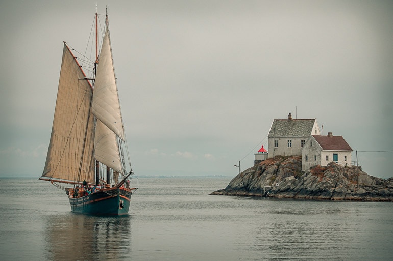 Tall ship passing Vikholmen Lighthouse, Karmoy_770