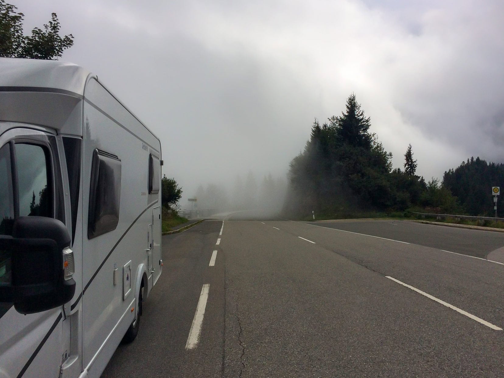 foggy-on-top-of-the-Rossfeld alpine mountain road pass
