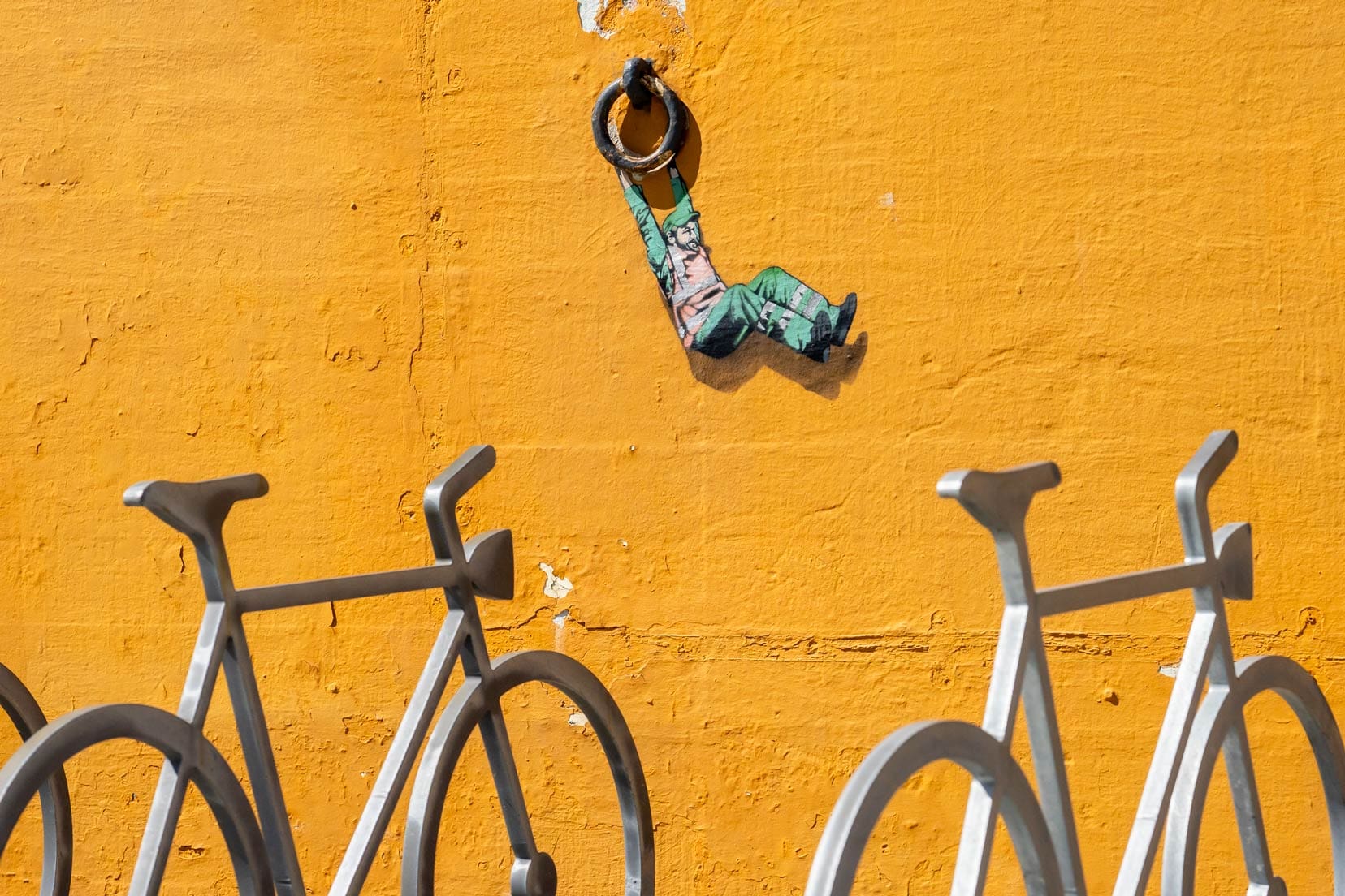 Stavanger-bike-and-mural