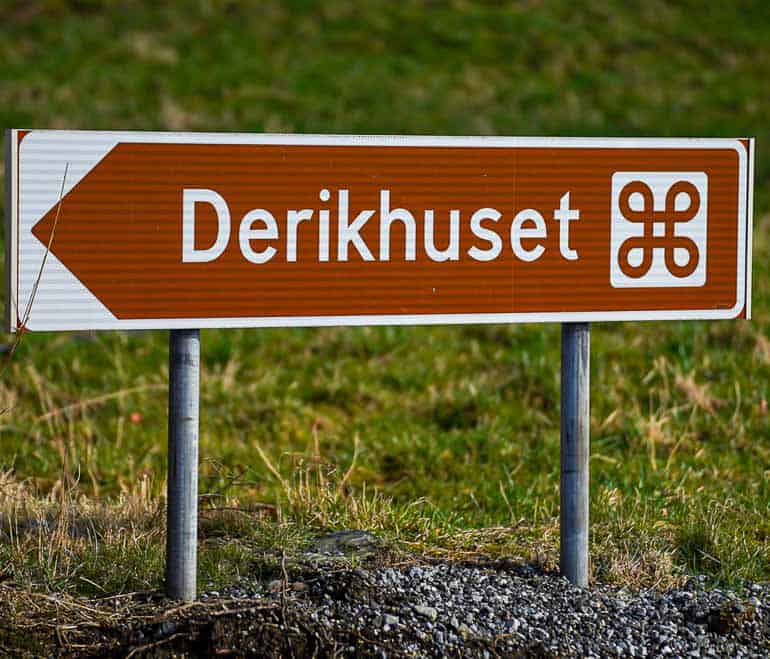 Derikhuset sign