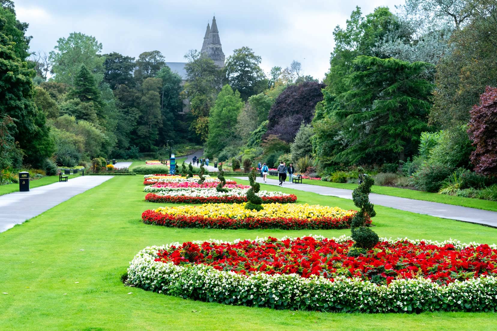 Seaton-Park-Gardens_Cathedral-walk
