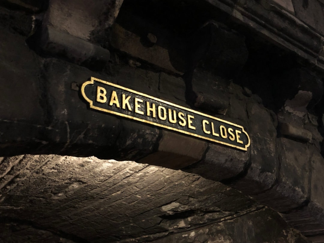 Bakehouse-Close Sign 