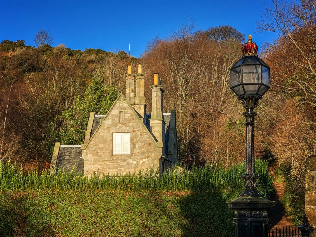 Duddington-village-royal-street-lamp and old toll house