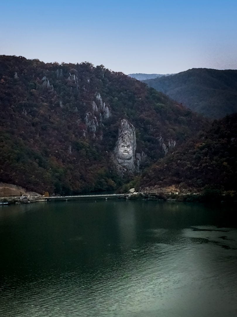 Decebalus-Rock-Sculpture