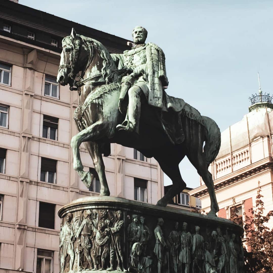 Prince-Mihailo-Monument-close-up 