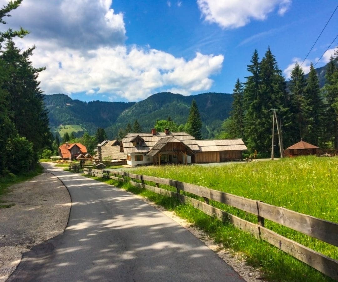 Path-in-Zgorne-Jezersko