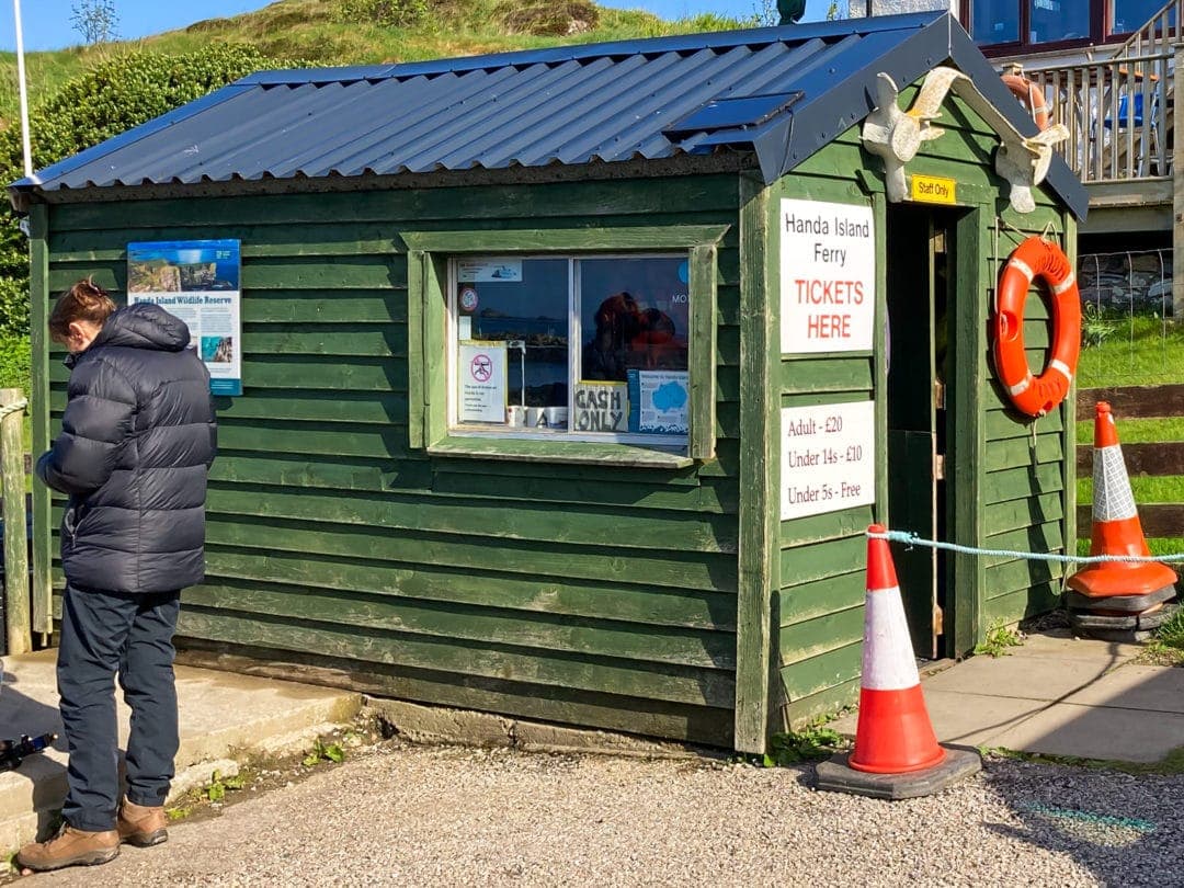 Ticket-office-Tarbet-harbour