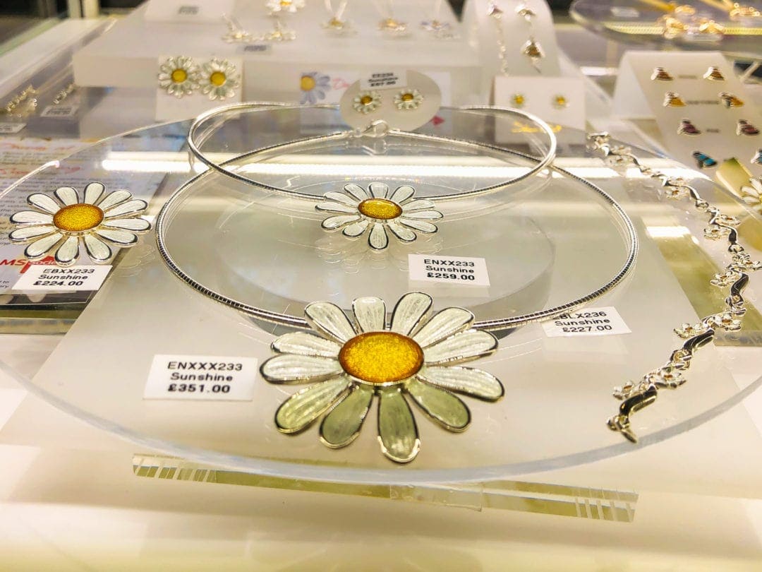 Daisy themed jewellery at Sheila Fleet Kirk Gallery