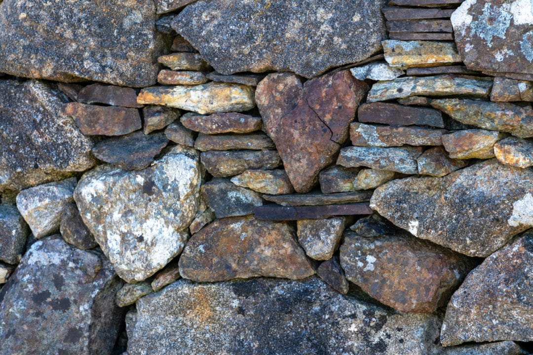 Outer Hebrides Road Trip — the church with Hearty shaped stone in its stone wall 