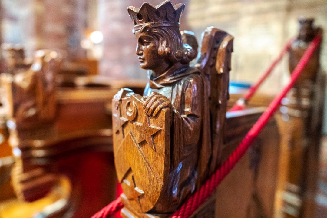 St-Magnus-church-pew-decoration,-Orkney