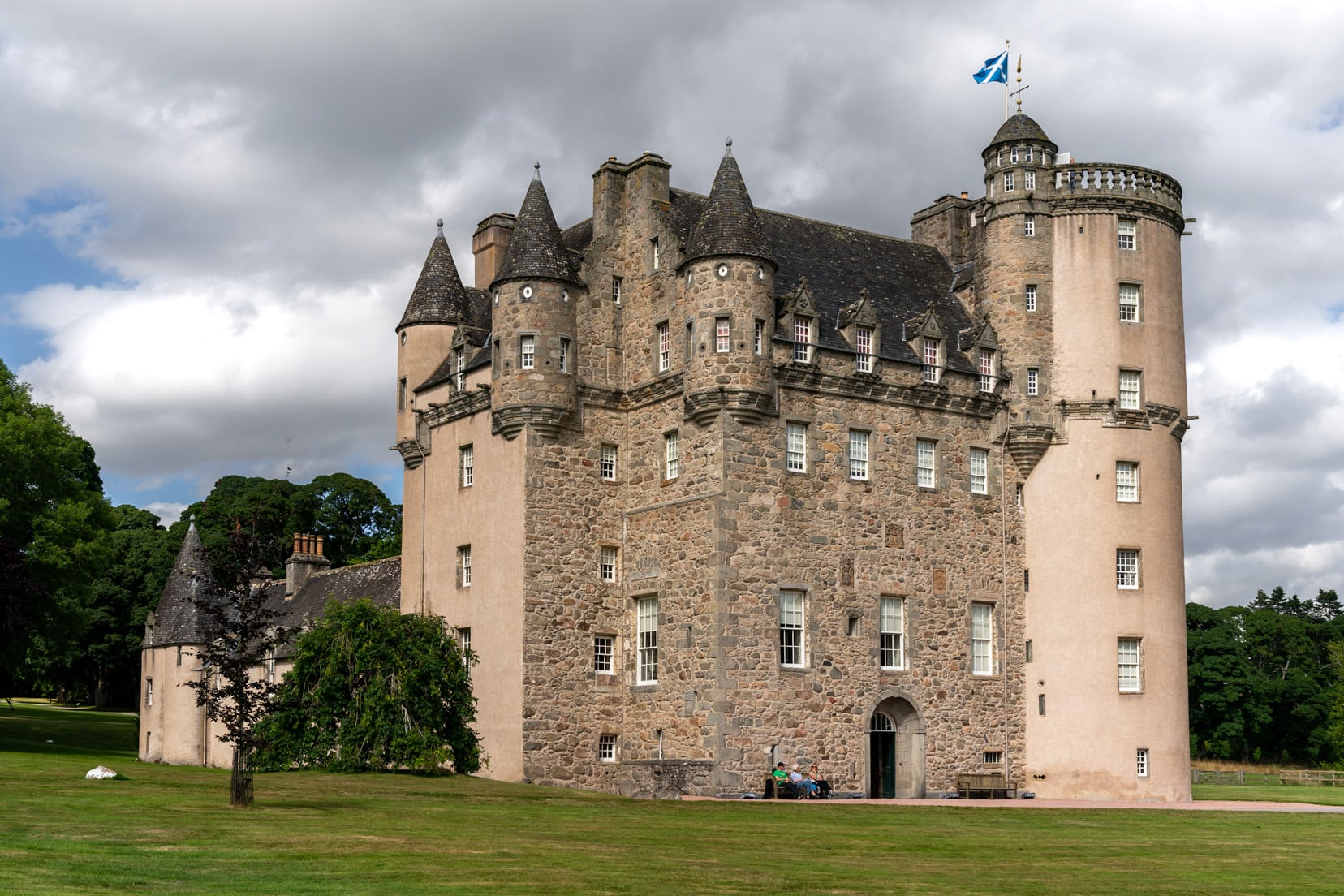 castle with turrets 