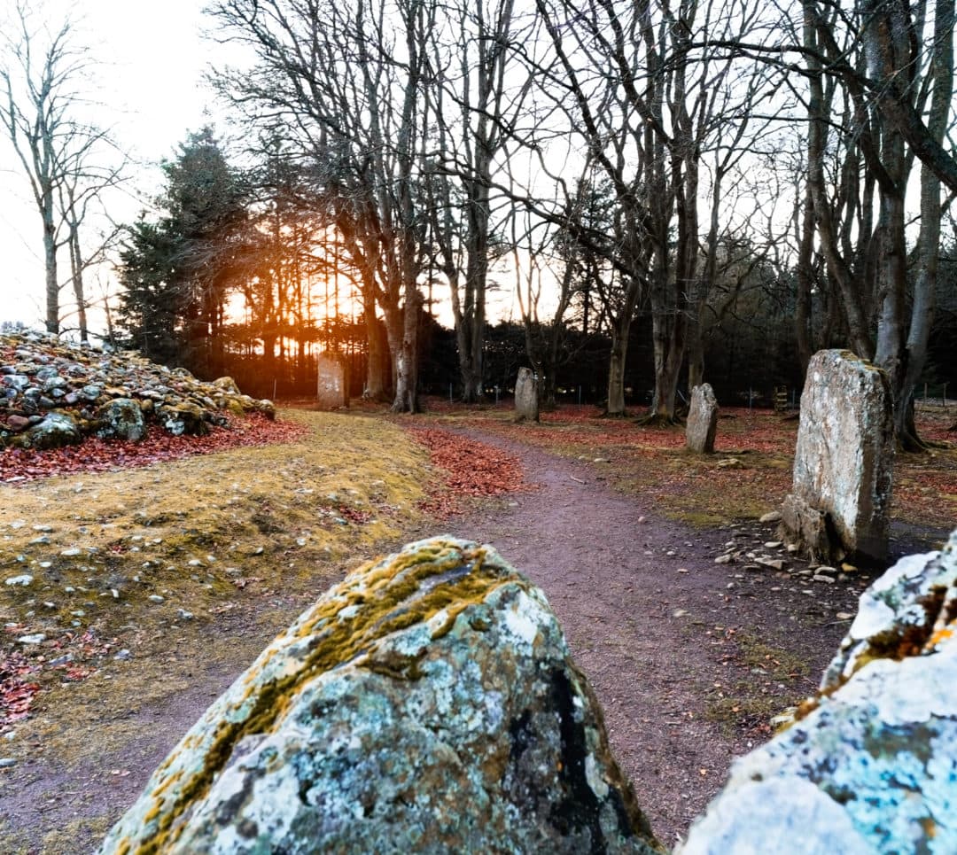 Clava-Cairns-and-sun-flare