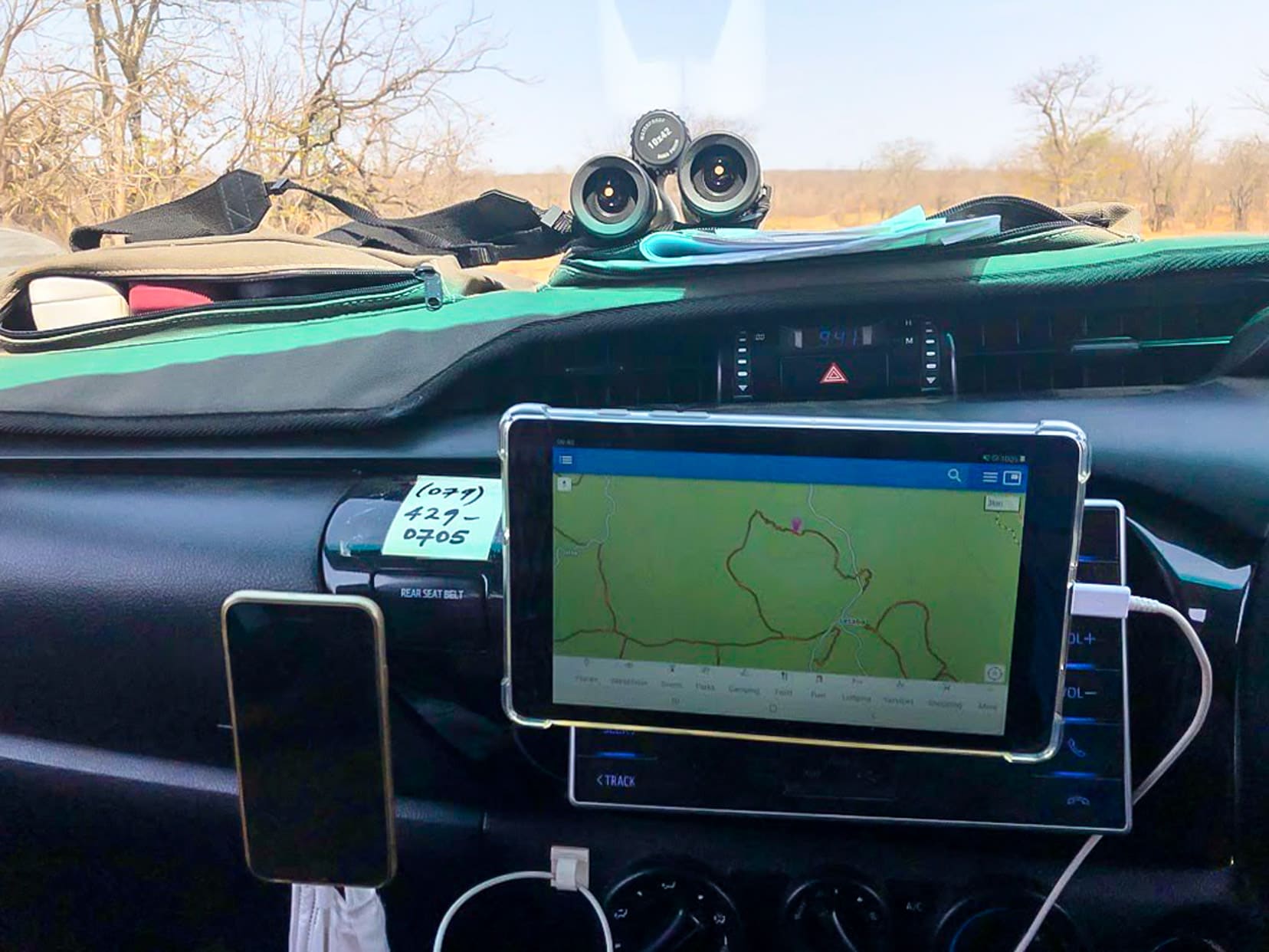 tablet and iphone mounted in a 4x4 Hilux