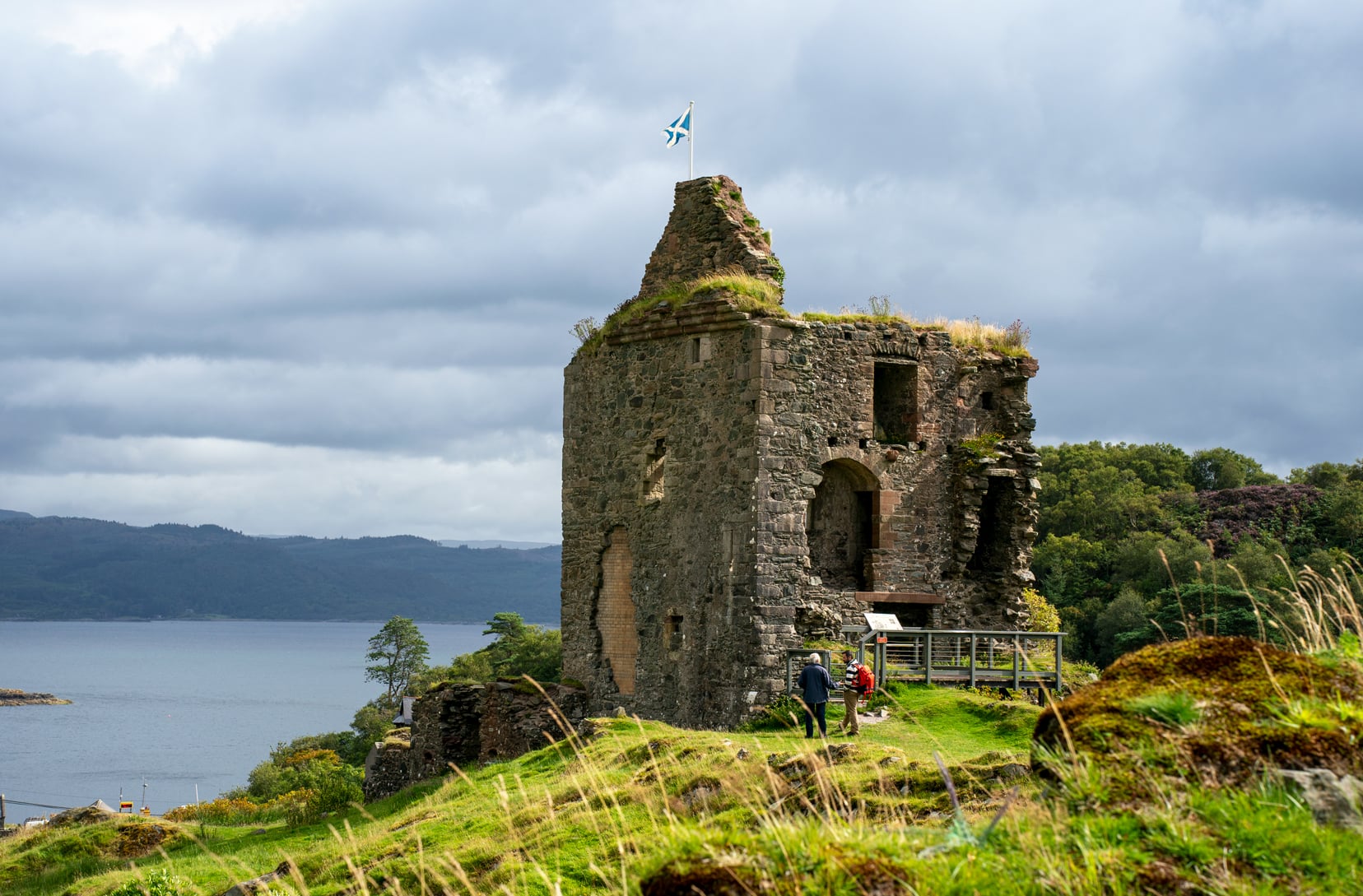 Tarbert castle with views of Loch Fynne in background
