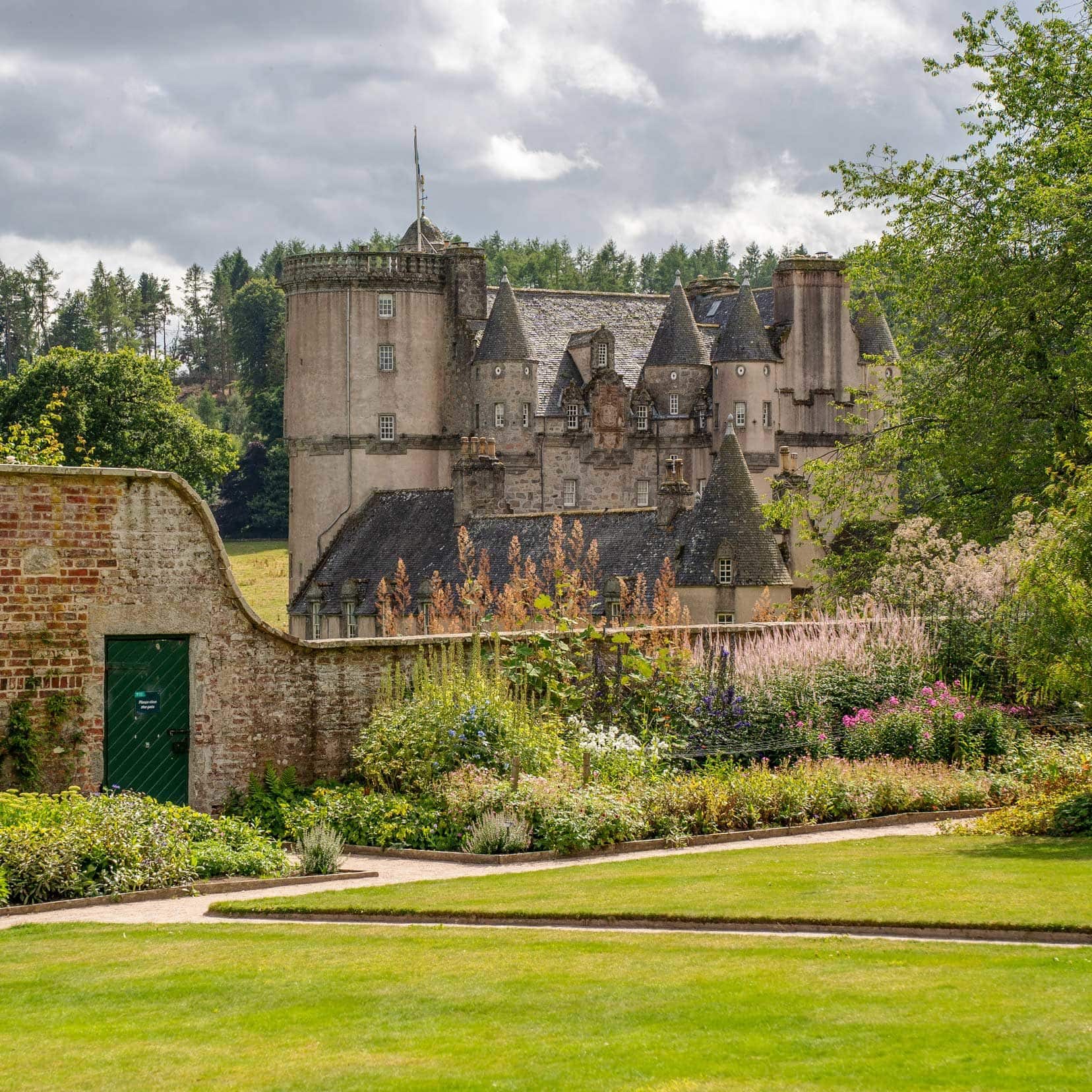 Castle in Aberdeenshire — Castle-Fraser seen from the castles gardens